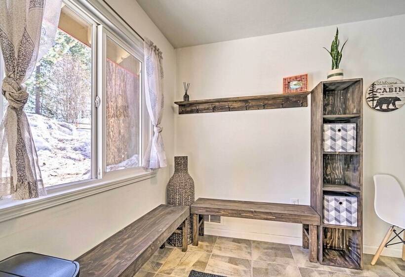 Updated Rustic Retreat Cabin: Walk To Payette Lake