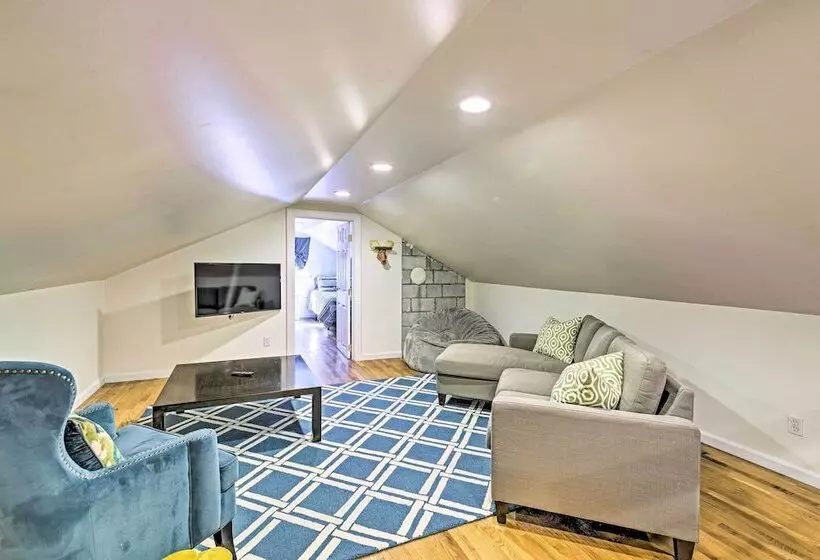 Updated Rustic Retreat Cabin: Walk To Payette Lake