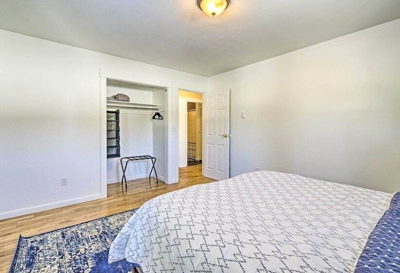 Updated Rustic Retreat Cabin: Walk To Payette Lake