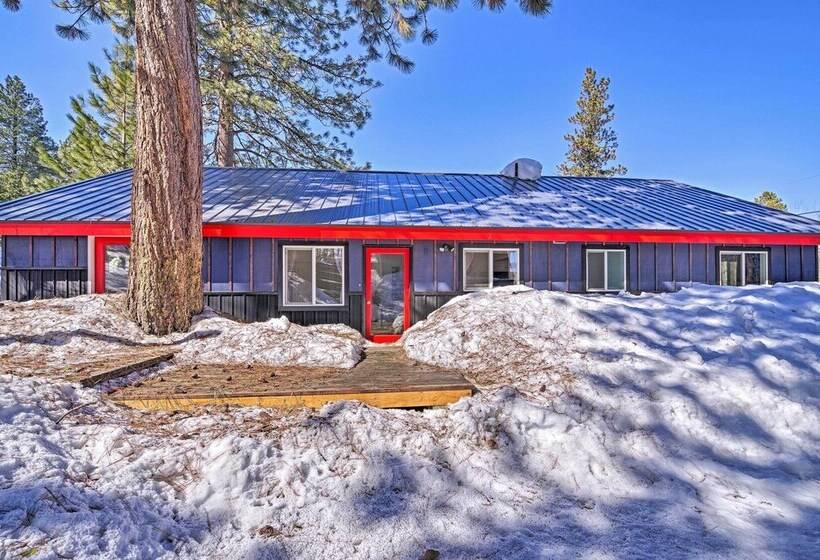 Updated Rustic Retreat Cabin: Walk To Payette Lake