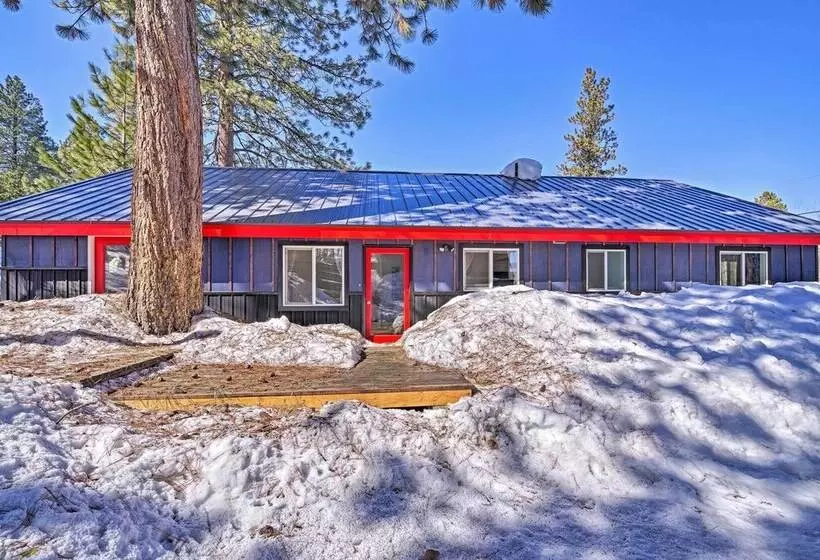 Updated Rustic Retreat Cabin: Walk To Payette Lake