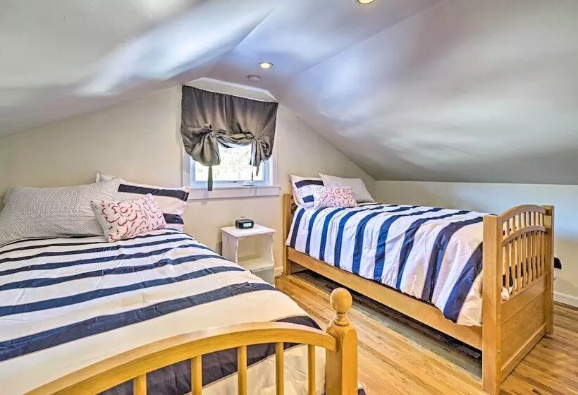 Updated Rustic Retreat Cabin: Walk To Payette Lake