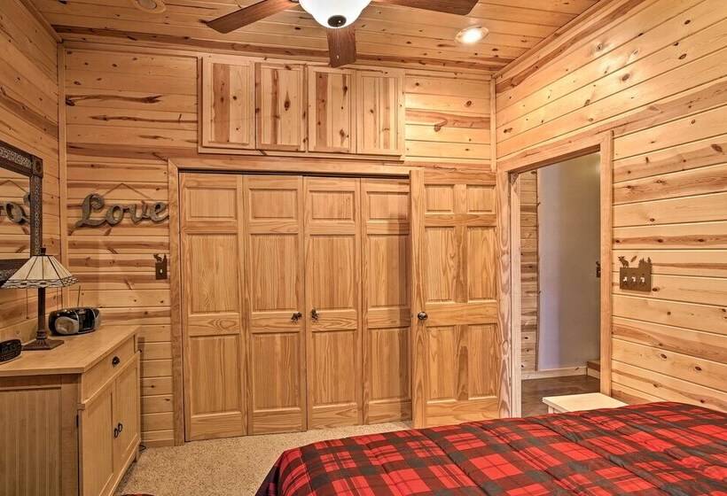 Viola Lakefront Escape W/ 3 Kayaks & Paddle Board