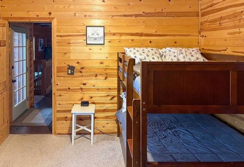 Viola Lakefront Escape W/ 3 Kayaks & Paddle Board