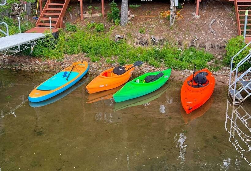 Viola Lakefront Escape W/ 3 Kayaks & Paddle Board