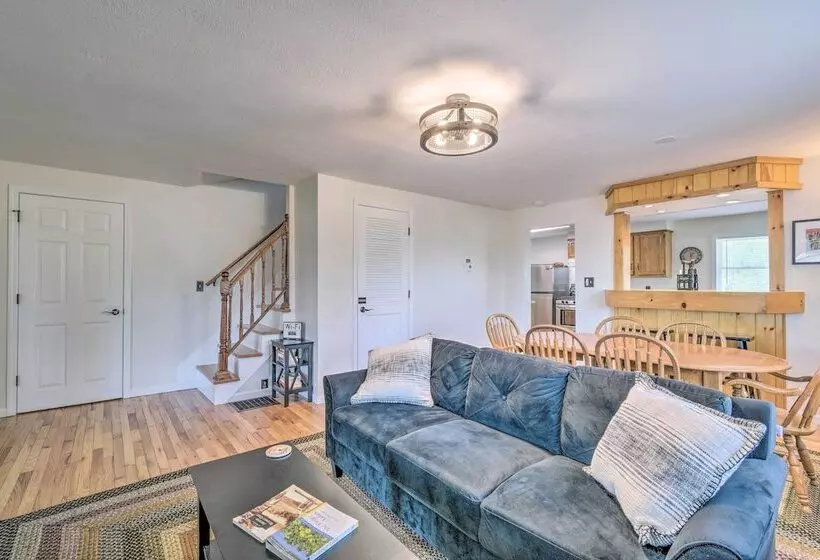 Watkins Glen Lakeview Cottage W/ Waterfall!