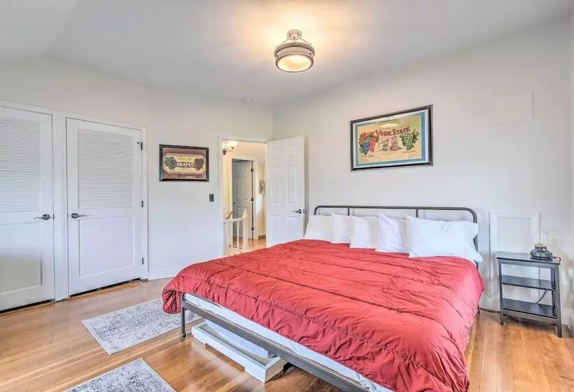 Watkins Glen Lakeview Cottage W/ Waterfall!