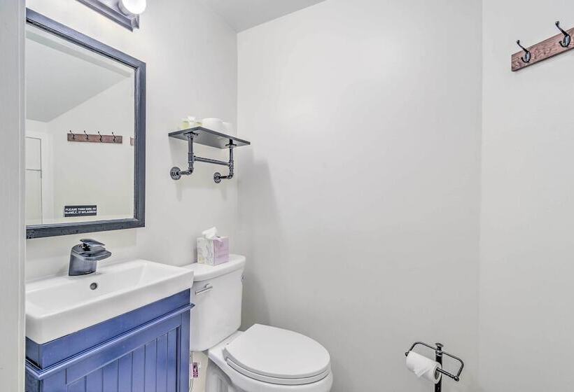 Watkins Glen Lakeview Cottage W/ Waterfall!