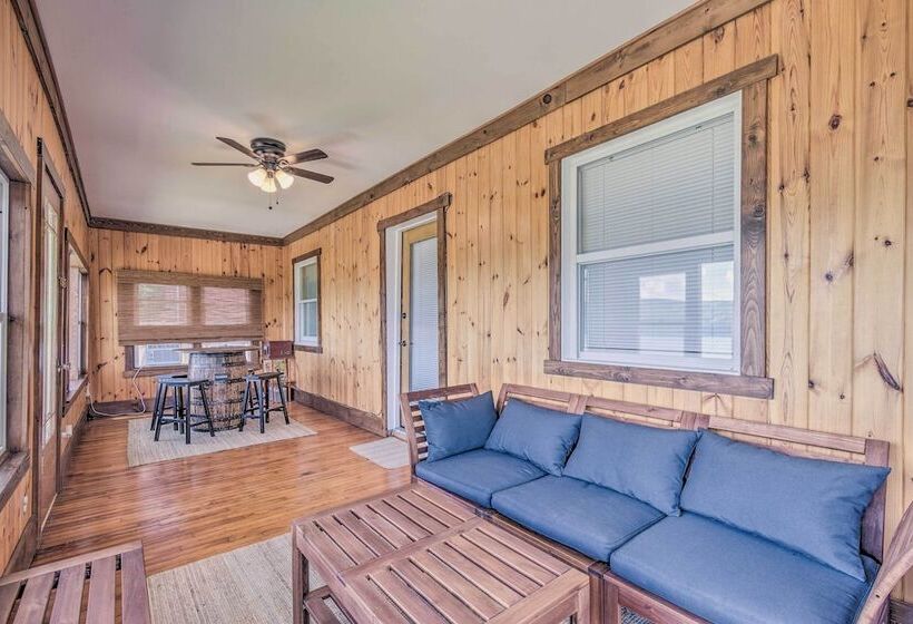 Watkins Glen Lakeview Cottage W/ Waterfall!