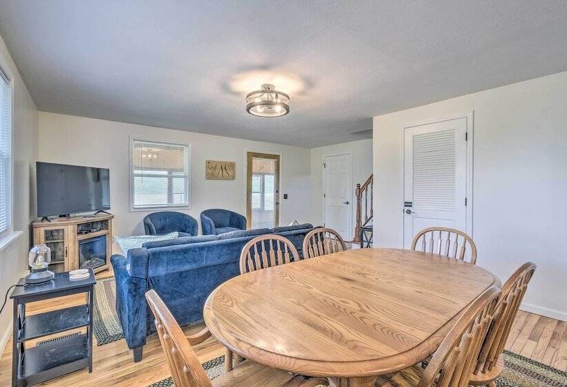 Watkins Glen Lakeview Cottage W/ Waterfall!