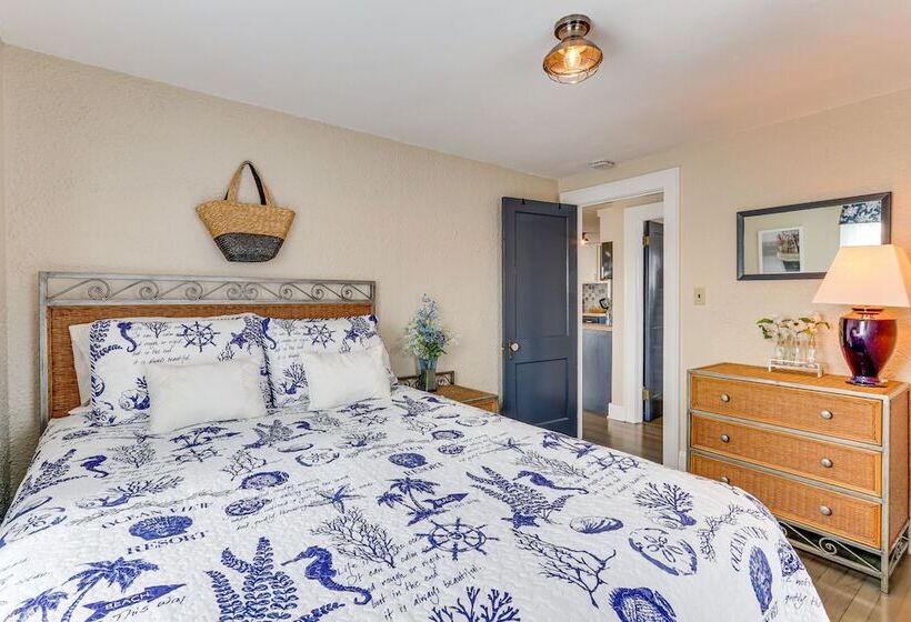 Westbrook Home W/ Ocean Views Walk To Beach