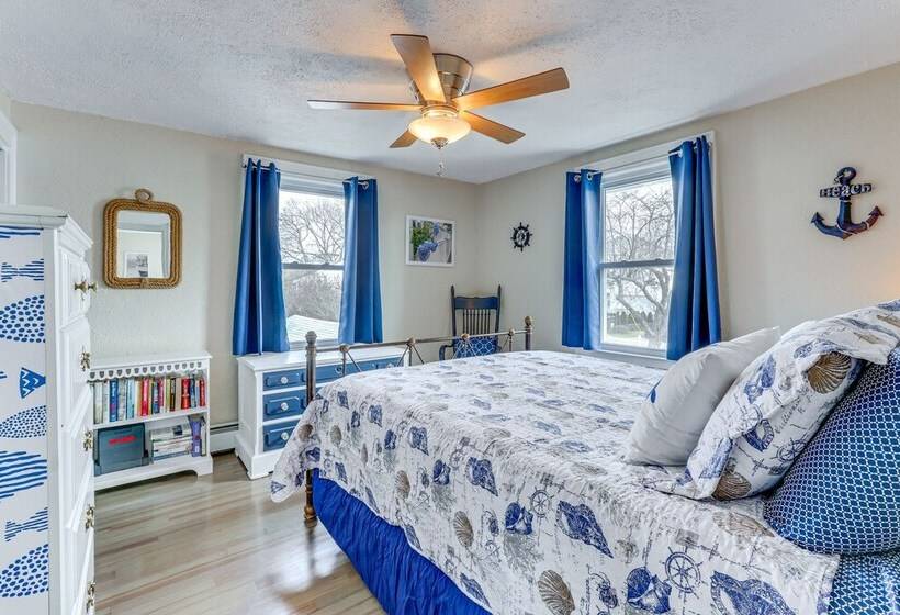 Westbrook Home W/ Ocean Views Walk To Beach