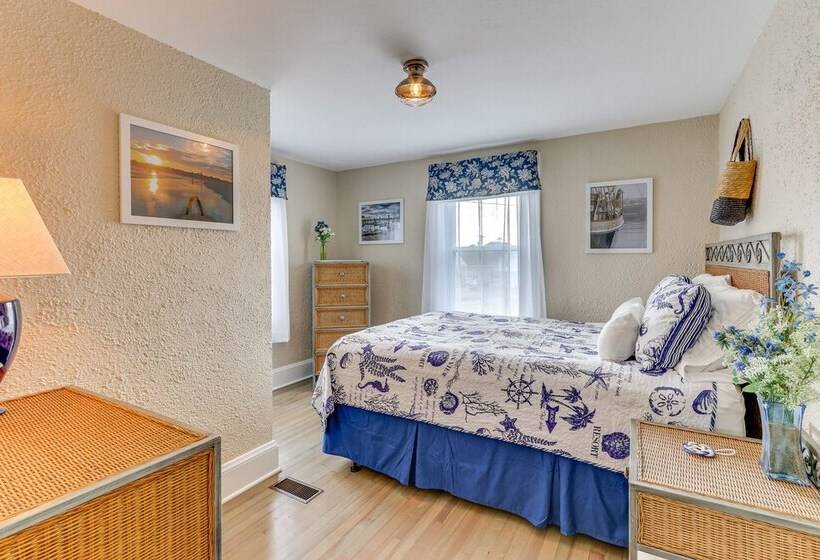 Westbrook Home W/ Ocean Views Walk To Beach