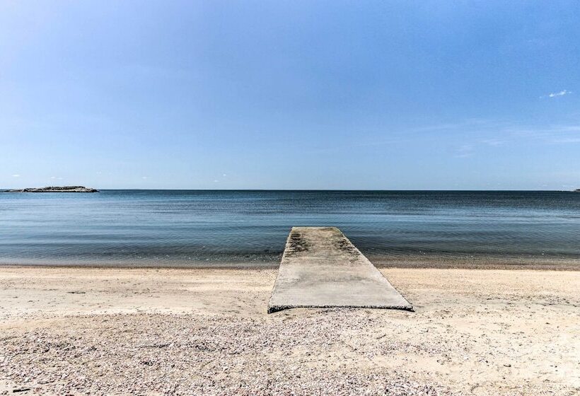 Westbrook Home W/ Ocean Views Walk To Beach