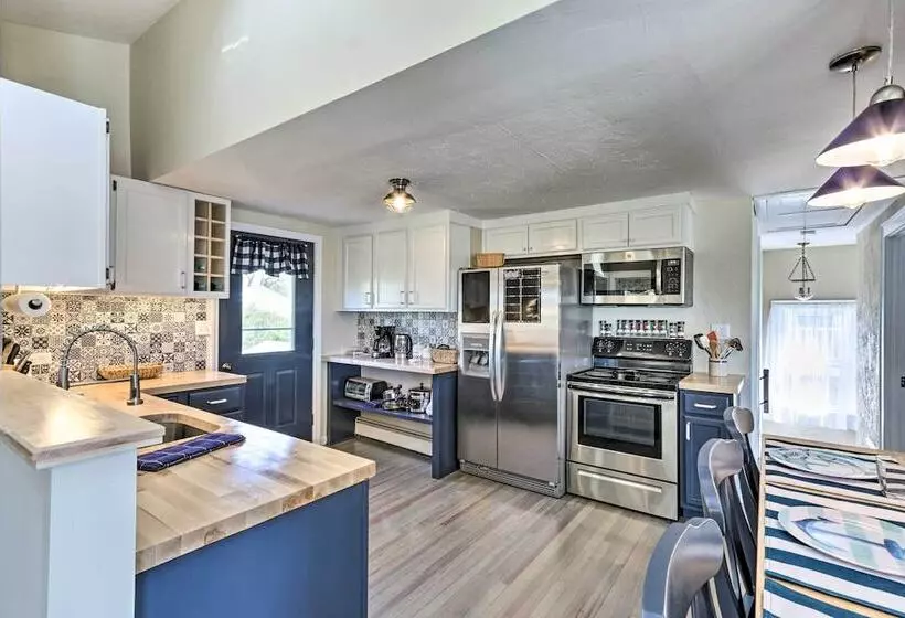 Westbrook Home W/ Ocean Views   Walk To Beach