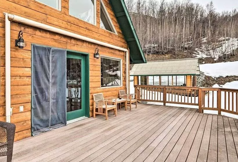 Alaskan Mountain Gem With Private Hot Tub & Gym!
