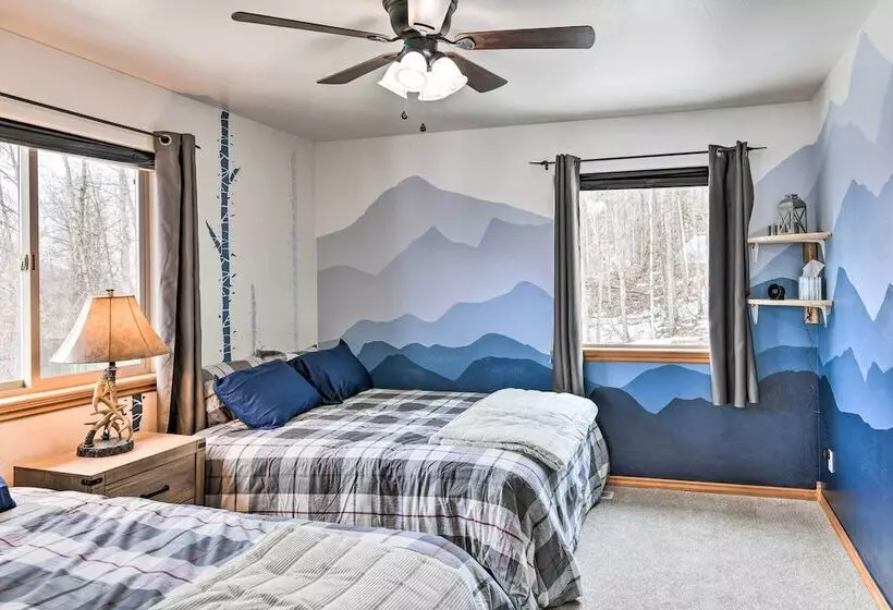 Alaskan Mountain Gem With Private Hot Tub & Gym!