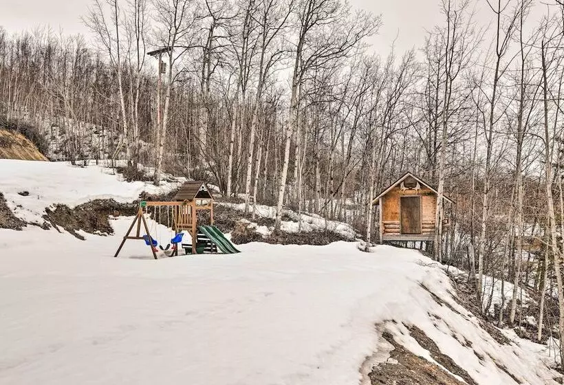 Alaskan Mountain Gem With Private Hot Tub & Gym!