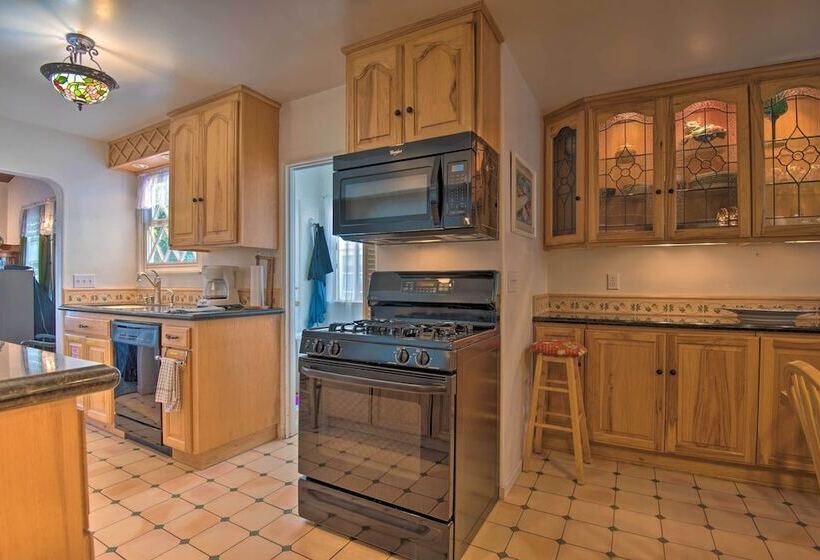 Avalon Escape: Everything Within Walking Distance!