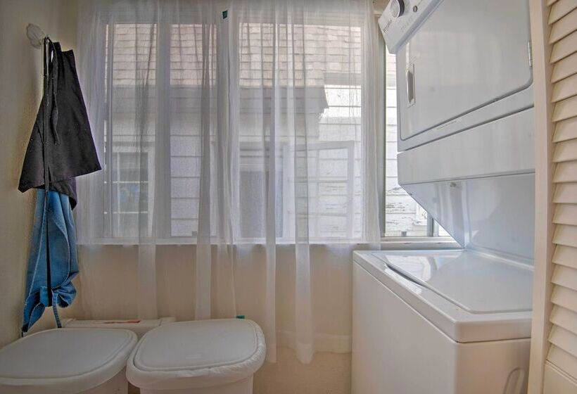 Avalon Escape: Everything Within Walking Distance!