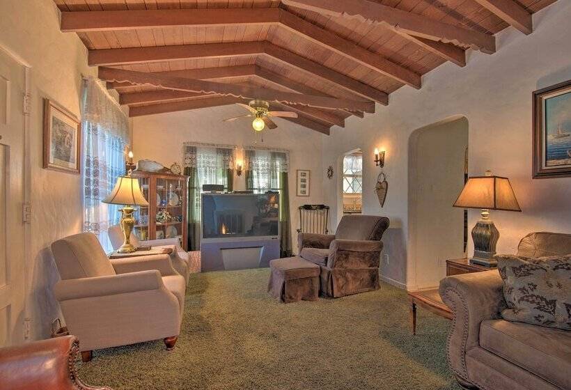 Avalon Escape: Everything Within Walking Distance!