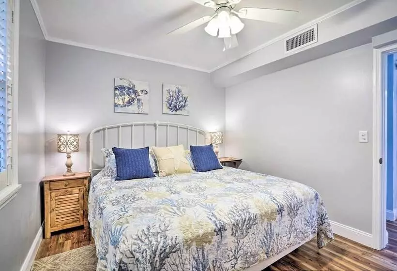 Beachy Isle Of Palms Home: 1 Block To Coast!