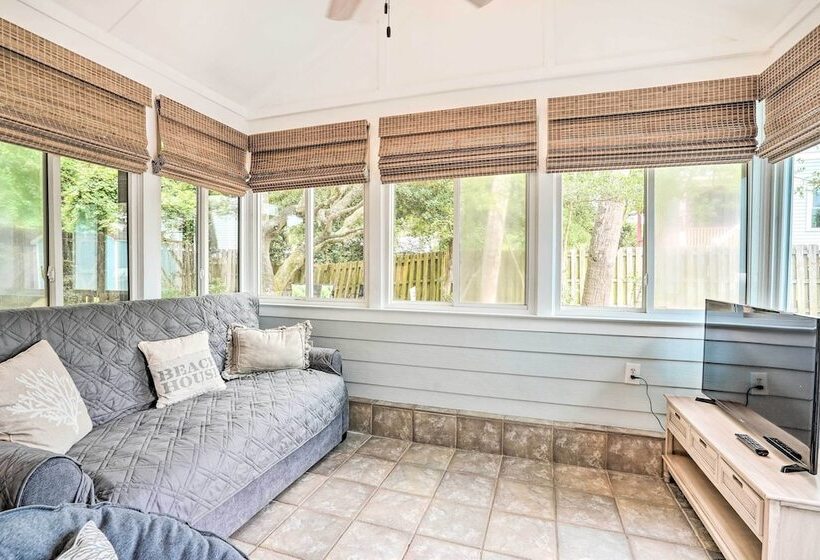Beachy Isle Of Palms Home: 1 Block To Coast!
