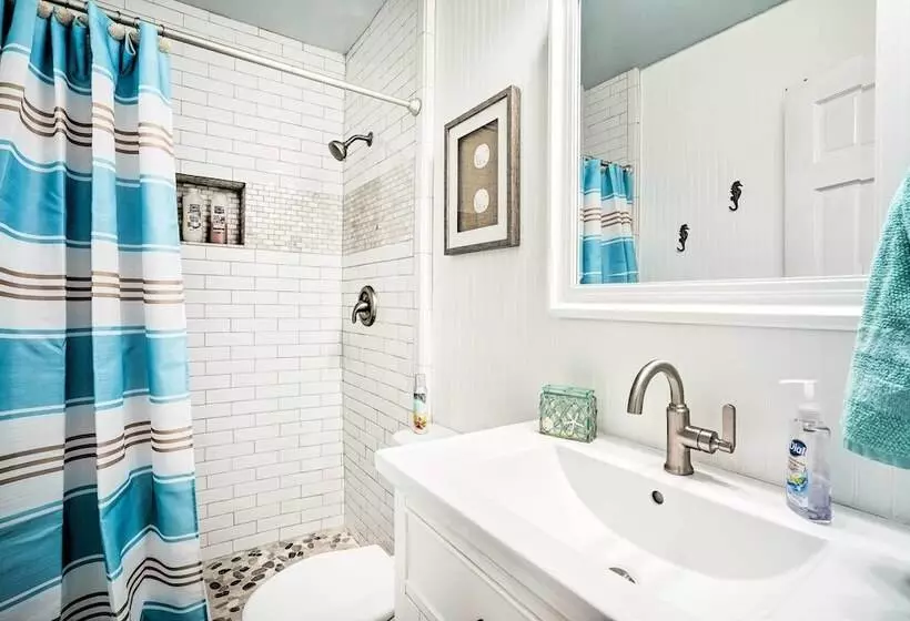 Beachy Isle Of Palms Home: 1 Block To Coast!