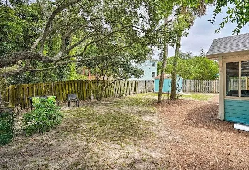 Beachy Isle Of Palms Home: 1 Block To Coast!