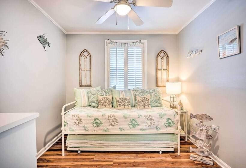 Beachy Isle Of Palms Home: 1 Block To Coast!