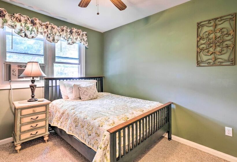 Bright Narragansett Beach Escape W/ Deck & Yard!