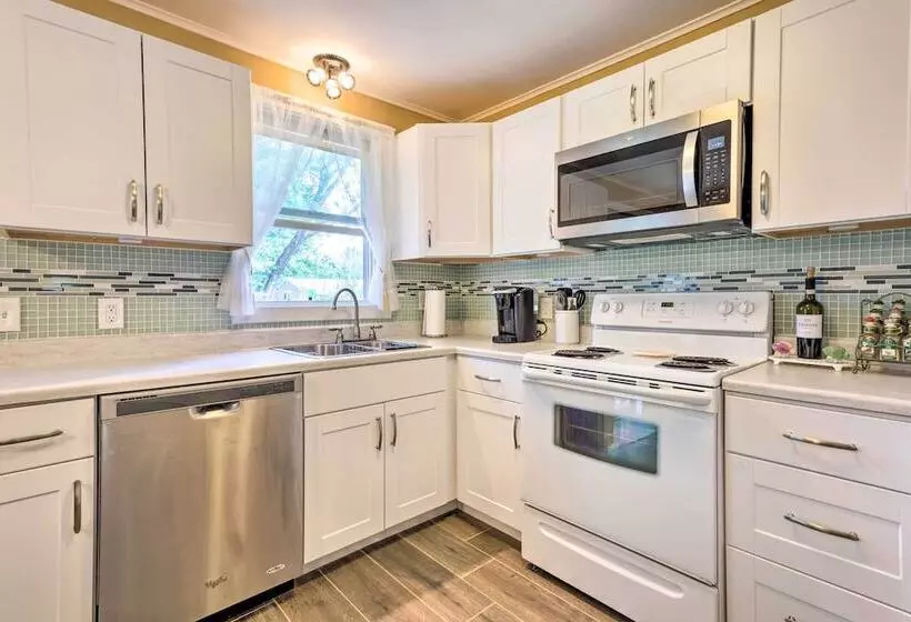 Bright Narragansett Beach Escape W/ Deck & Yard!