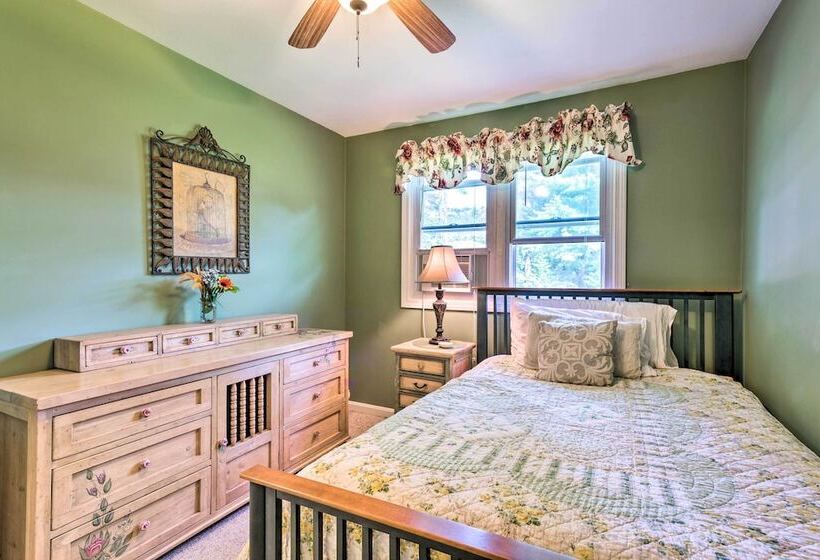 Bright Narragansett Beach Escape W/ Deck & Yard!