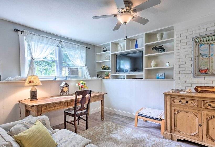 Bright Narragansett Beach Escape W/ Deck & Yard!