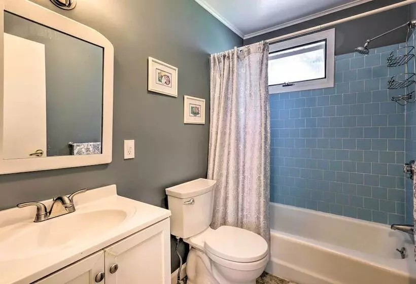 Bright Narragansett Beach Escape W/ Deck & Yard!