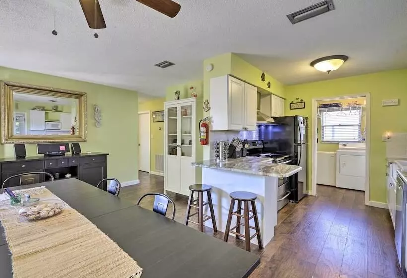 Cape Canaveral Cottage W/ Hot Tub: Walk To Beach