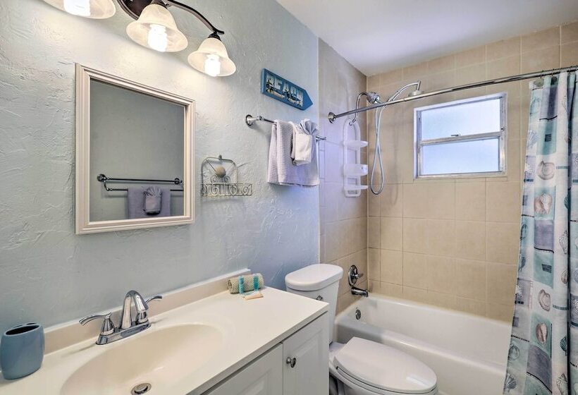 Cape Canaveral Cottage W/ Hot Tub: Walk To Beach