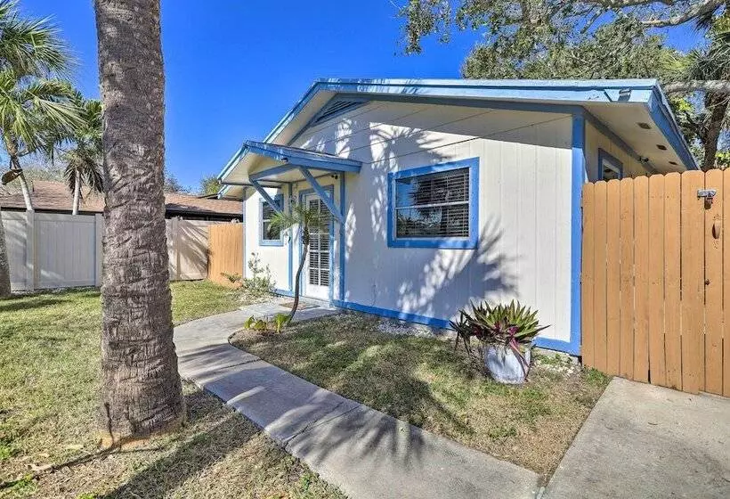 Cape Canaveral Cottage W/ Hot Tub: Walk To Beach