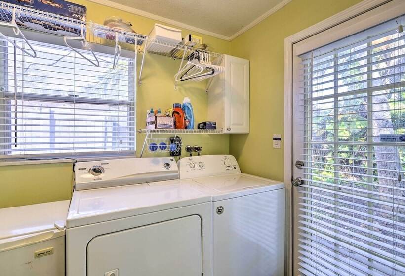 Cape Canaveral Cottage W/ Hot Tub: Walk To Beach