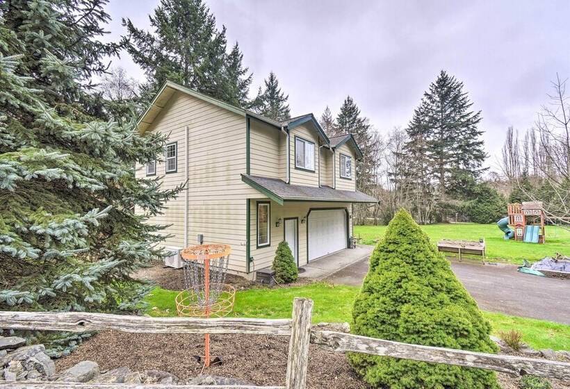 Central 4 Acre Cottage W/ Deck: Walk To Bay!