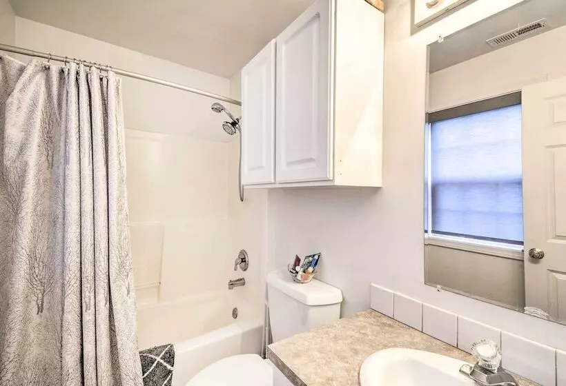 Central 4 Acre Cottage W/ Deck: Walk To Bay!