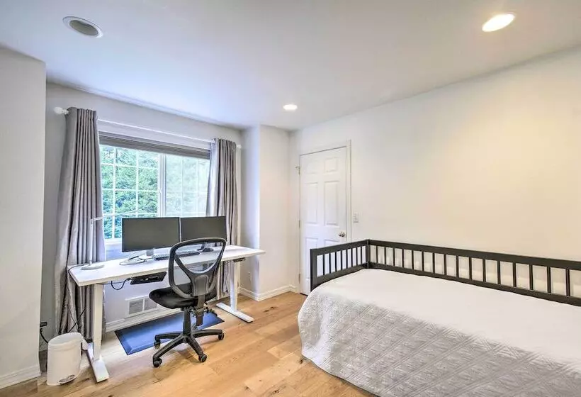 Central 4 Acre Cottage W/ Deck: Walk To Bay!