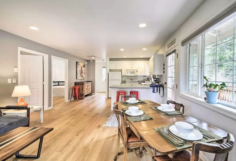 Central 4 Acre Cottage W/ Deck: Walk To Bay!