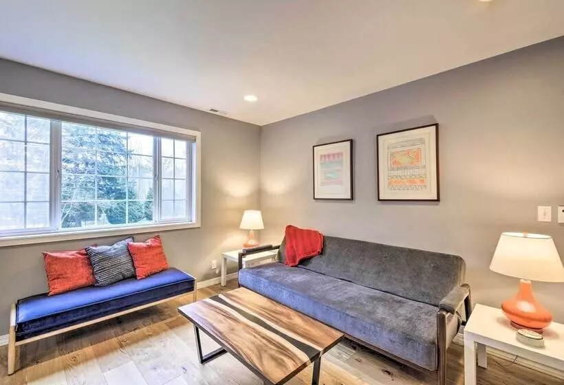 Central 4 Acre Cottage W/ Deck: Walk To Bay!