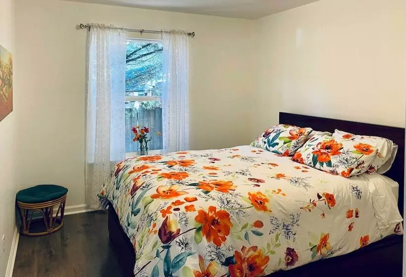 Centrally Located Mt Shasta Home W/ Deck!