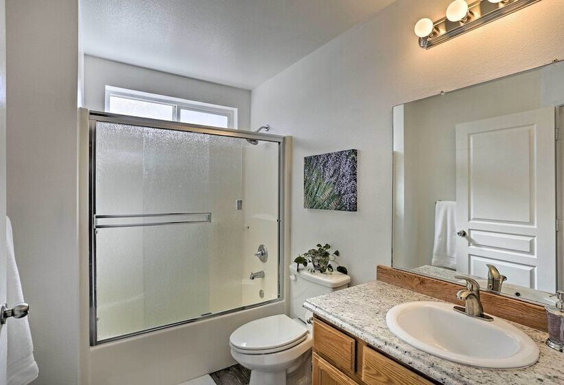 Centrally Located Mt Shasta Home W/ Deck!