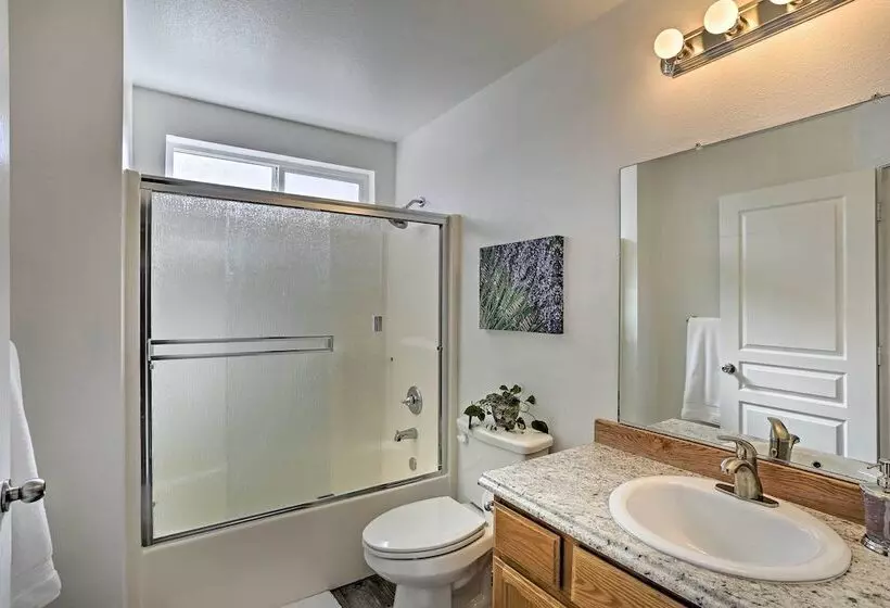 Centrally Located Mt Shasta Home W/ Deck!