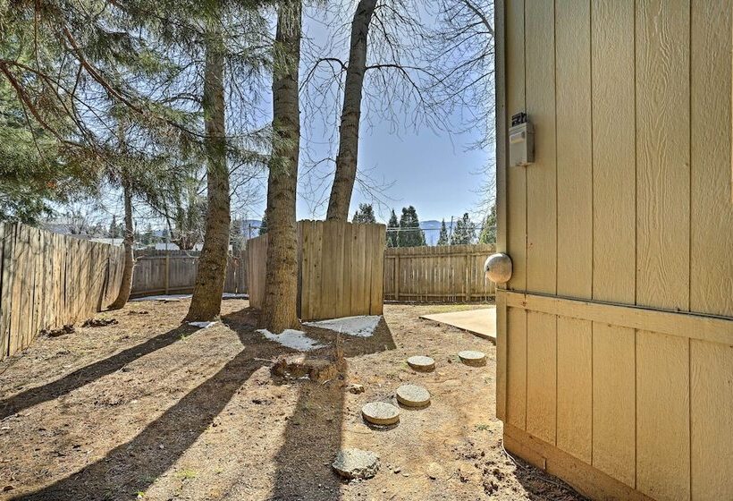 Centrally Located Mt Shasta Home W/ Deck!