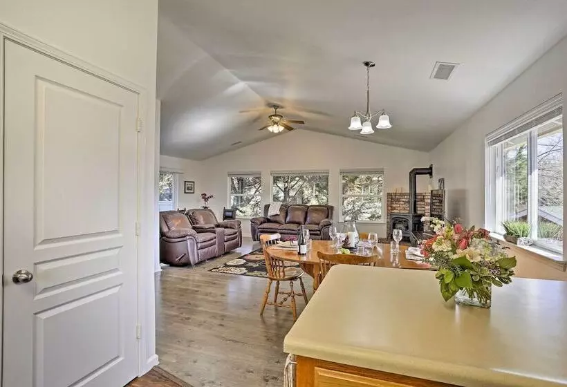 Centrally Located Mt Shasta Home W/ Deck!