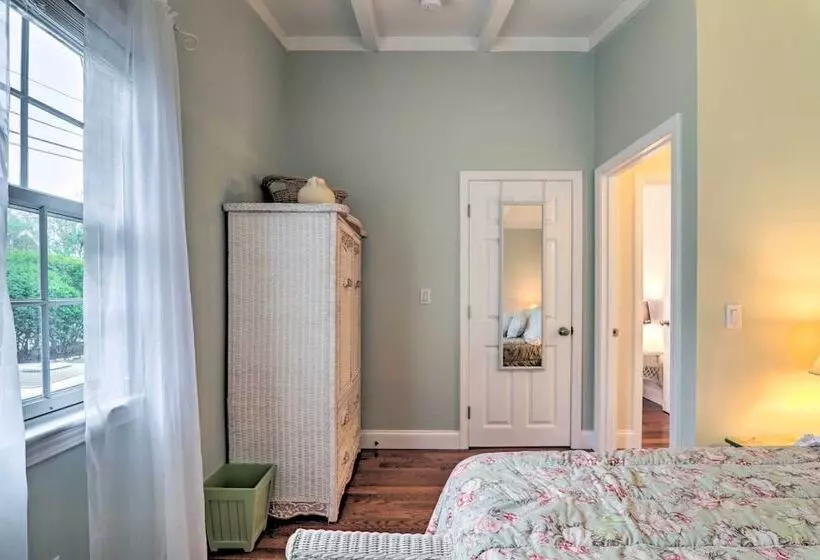 Charming Hyannis Cottage: 1 Mi To Beach!